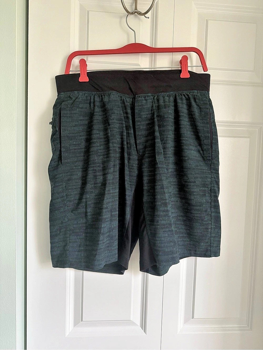 Lululemon Men’s T.H.E. Lined 9” Short Luxtreme Green Black Shorts Large